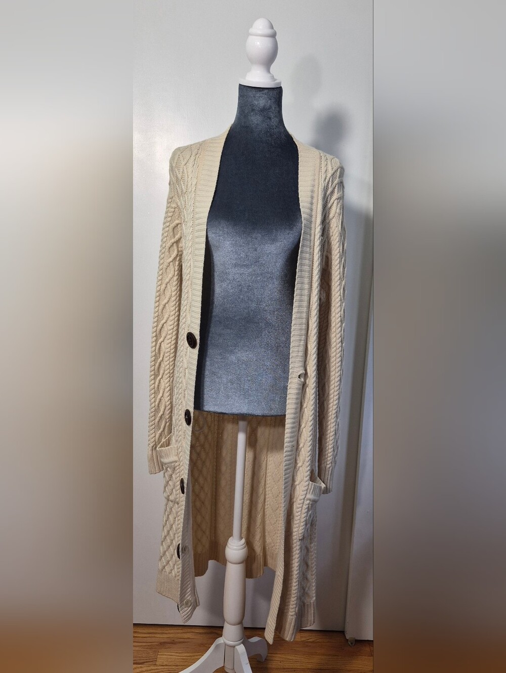 Banana Republic Cream Cable-Knit Women's Cardigan